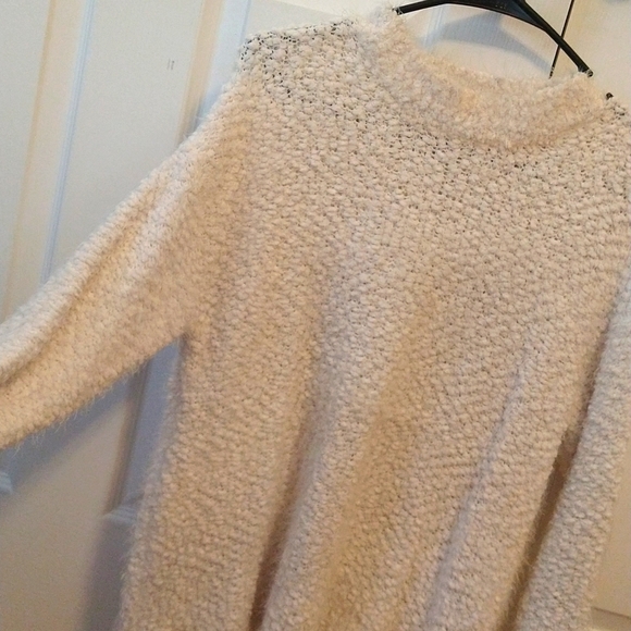 Women's Popcorn Sweater - Picture 3 of 5